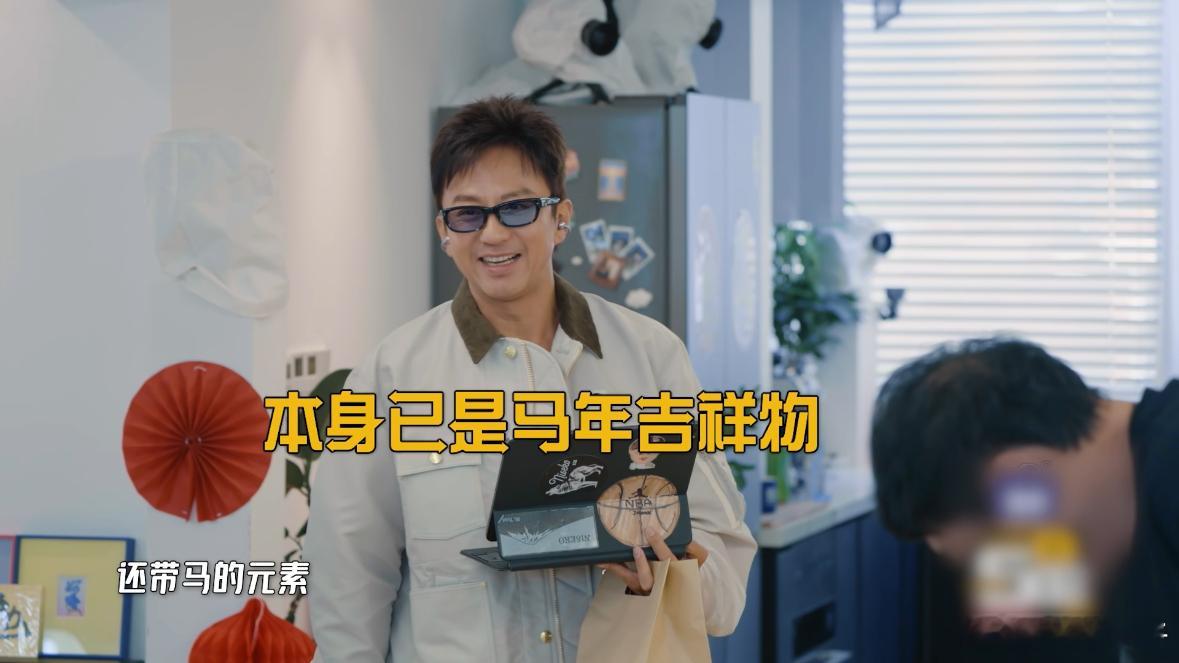 邓超王勉马年春晚同事的关系哈哈哈哈哈笑到捶墙！内娱奇妙同事增加了！邓超和王勉在五