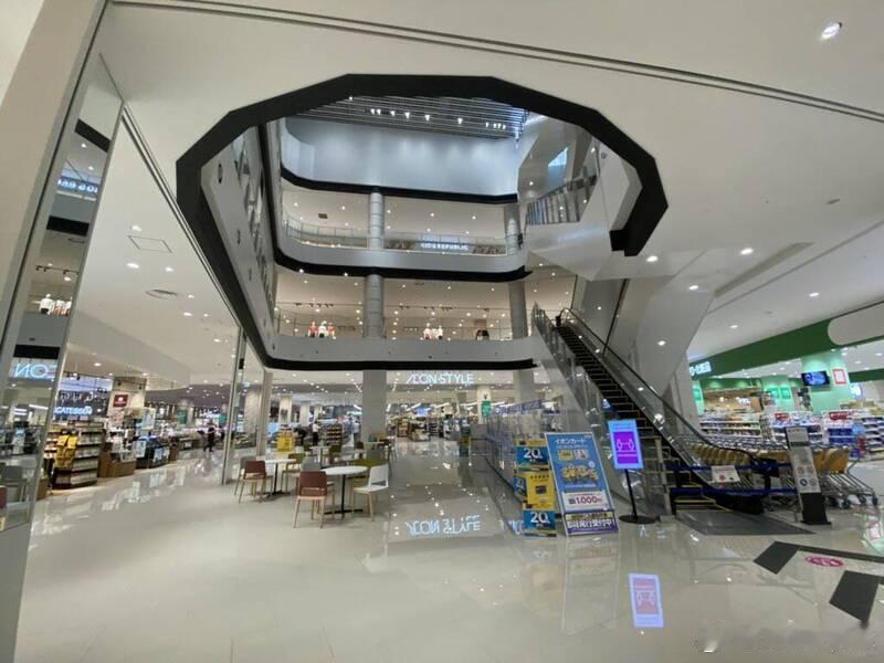 日本商场设立众议院提前投票站 民众称“逛街顺便把票投了”海外新鲜事日本 日本首相