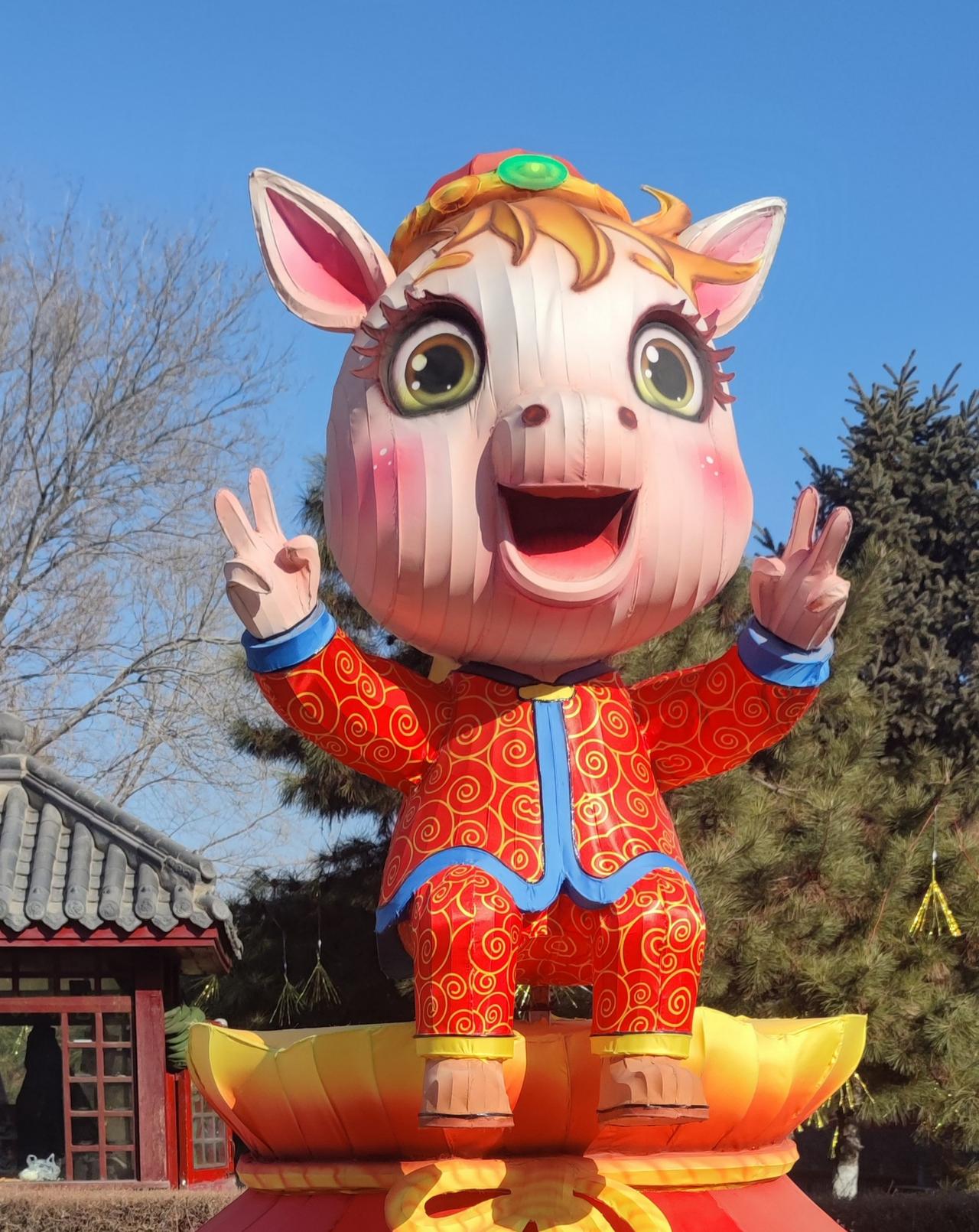 吃西瓜可以不用吐籽，方便又惬意，是夏日解暑的好选择。