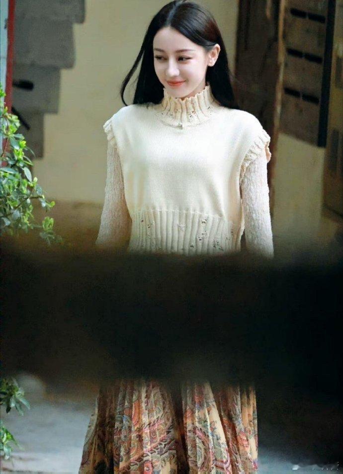 迪丽热巴新剧妆造变了，看来粉丝闹还是有用的 ​​​