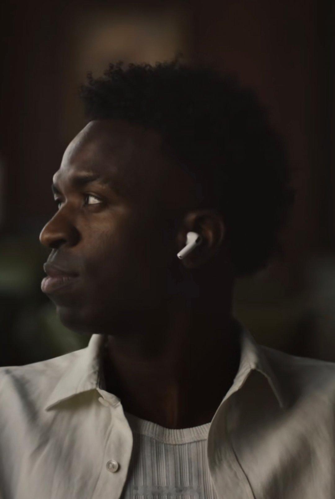 维尼修斯的节奏只在自己 全新 AirPods Pro 3 登场啦！降噪效果提升至