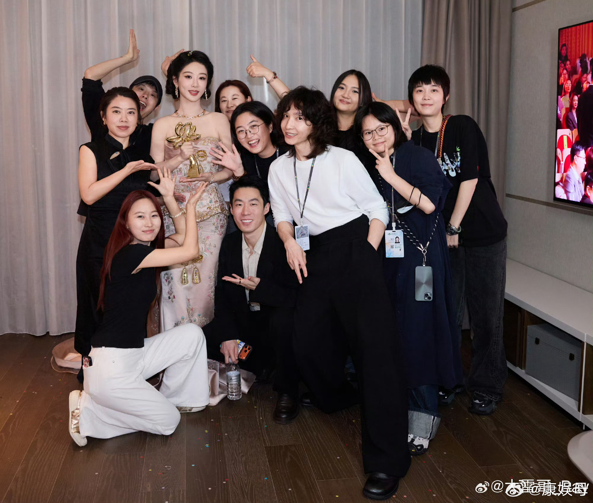 紫简直🌸粉天堂！！要演技有演技，要流量有流量，自己做老板，自由自在挑剧本完全不