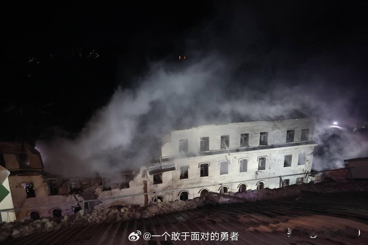 1月16日晚俄罗斯军队使用高精度武器袭击了哈尔科夫市法国雇佣兵的临时部署点
俄罗