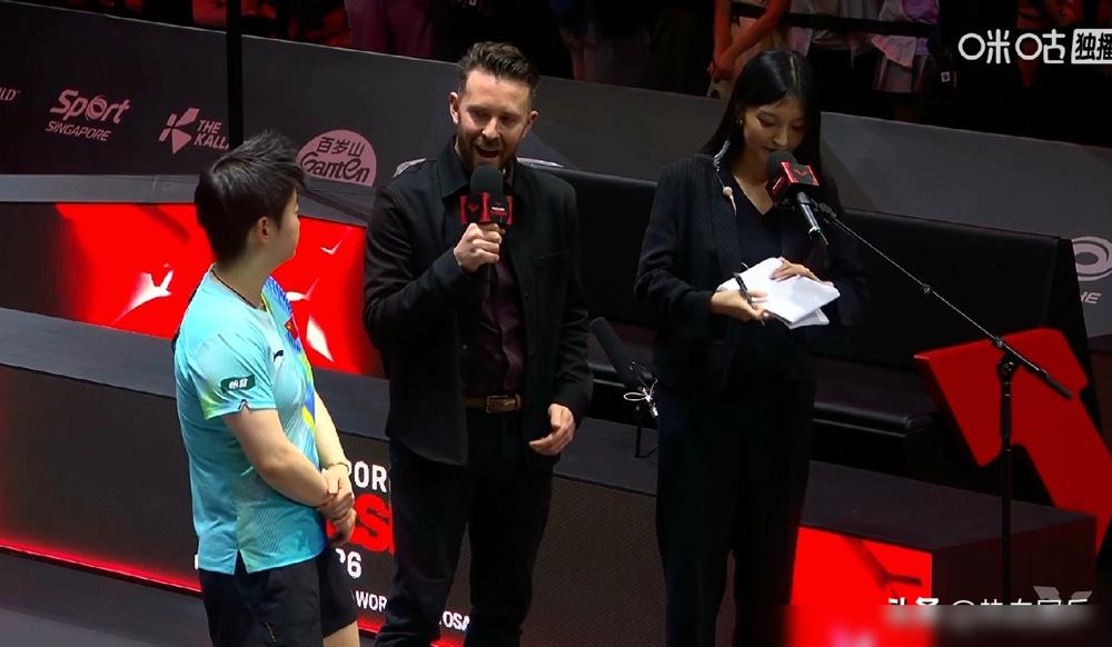 孙颖莎在绝境中被裁判偷走一分，眼看冠军拱手让人，结果她竟笑了！
 
乒乓球亚洲杯