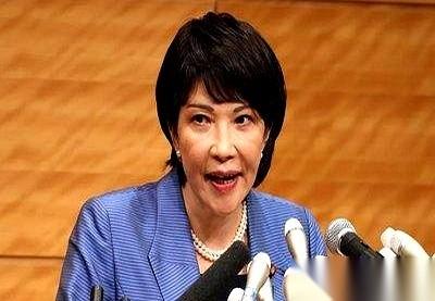 全世界都盼着我们打起来。
真的，一圈看下来，美国递刀子，欧洲看热闹，一堆邻居也跟