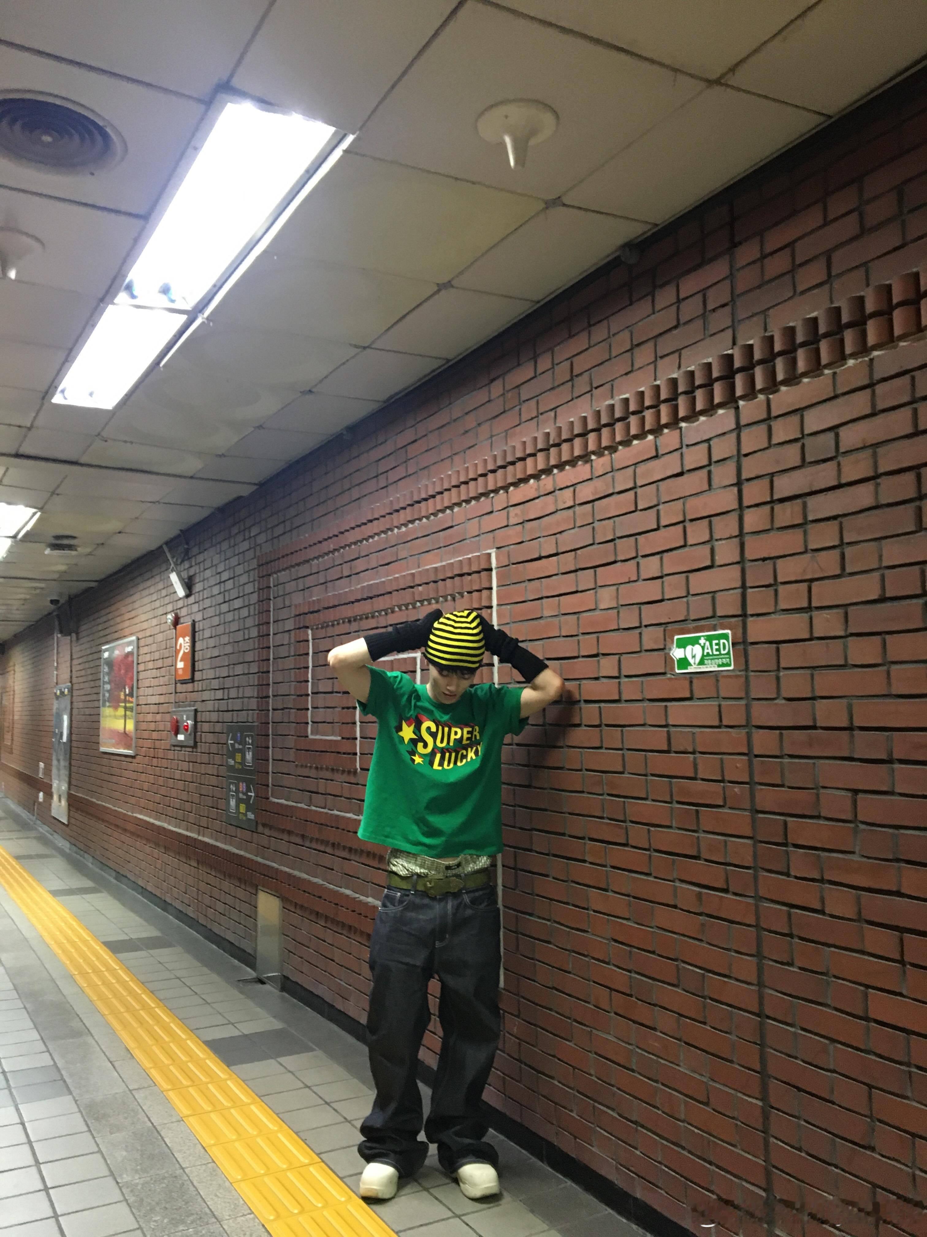 金佳温：炎炎夏日🐝🥵 