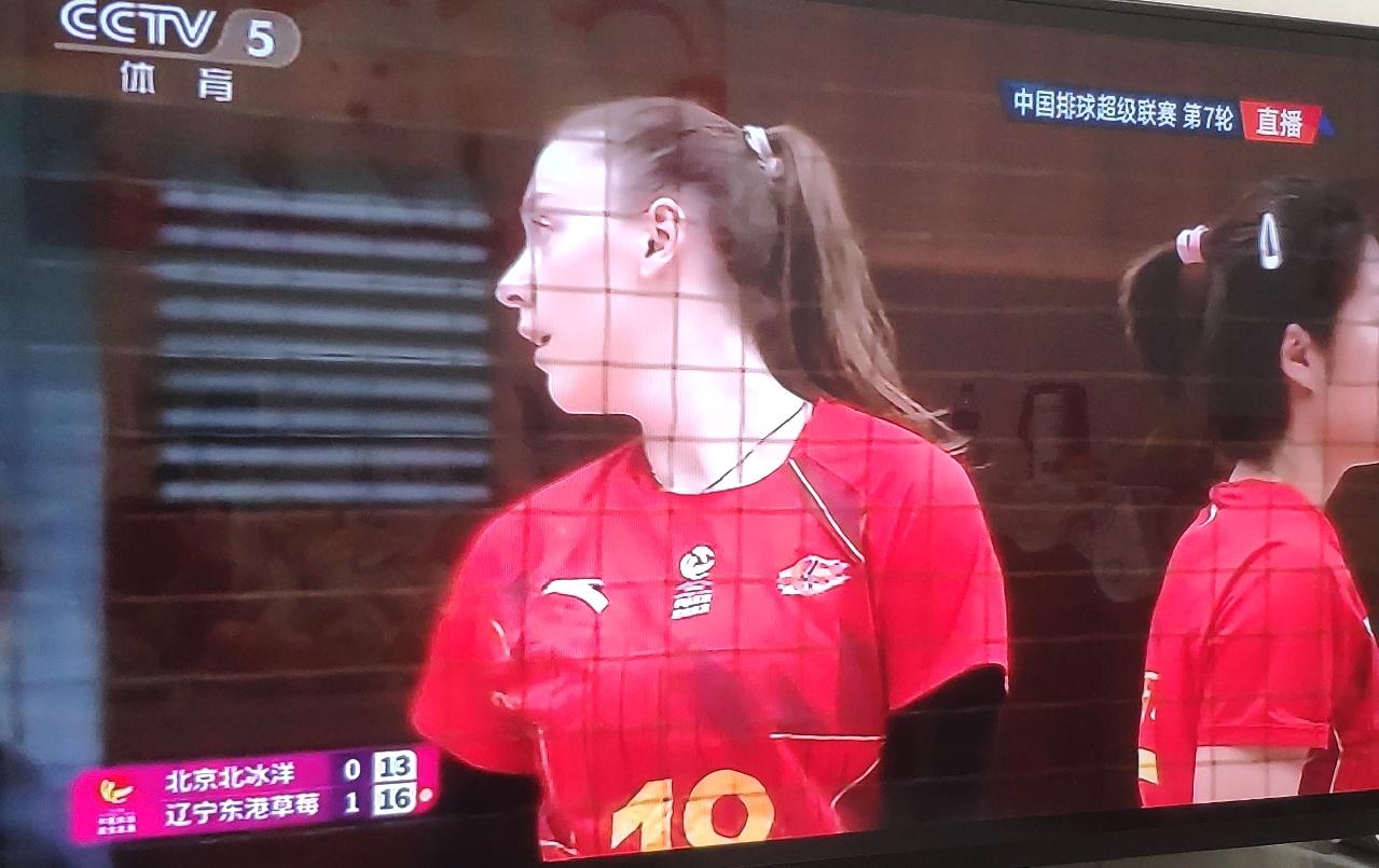 没想到辽宁女排客场总比分1-1北京女排。辽宁女排看来今晚有望拿下第一场比赛的胜利