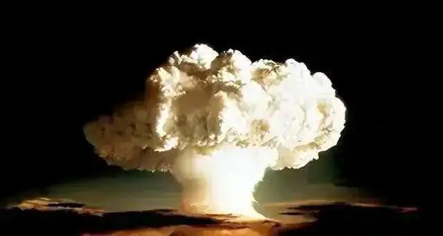 国外军事专家说，若美俄打起来，全球会有50亿人死亡。


当一位国际知名的军事专
