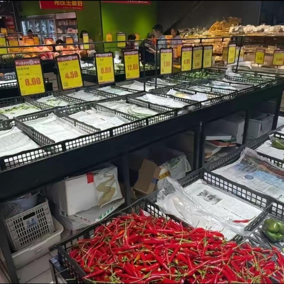 台风来了，根本不带怕的。
毕竟台风每年都会光顾，有时一年还来串几次门，真是拿它没