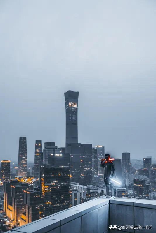 这几年房价下跌，那种胆子小的中产反而没被收割到。
在2021年房价大涨的时候，那