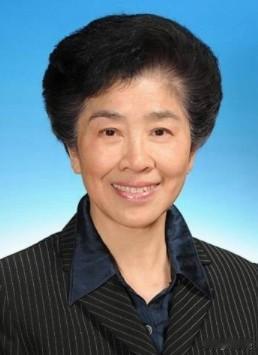 81岁女院士在央视节目上“出尽洋相”，当主持人撒贝宁弯腰捡起地上的一个神秘物品时