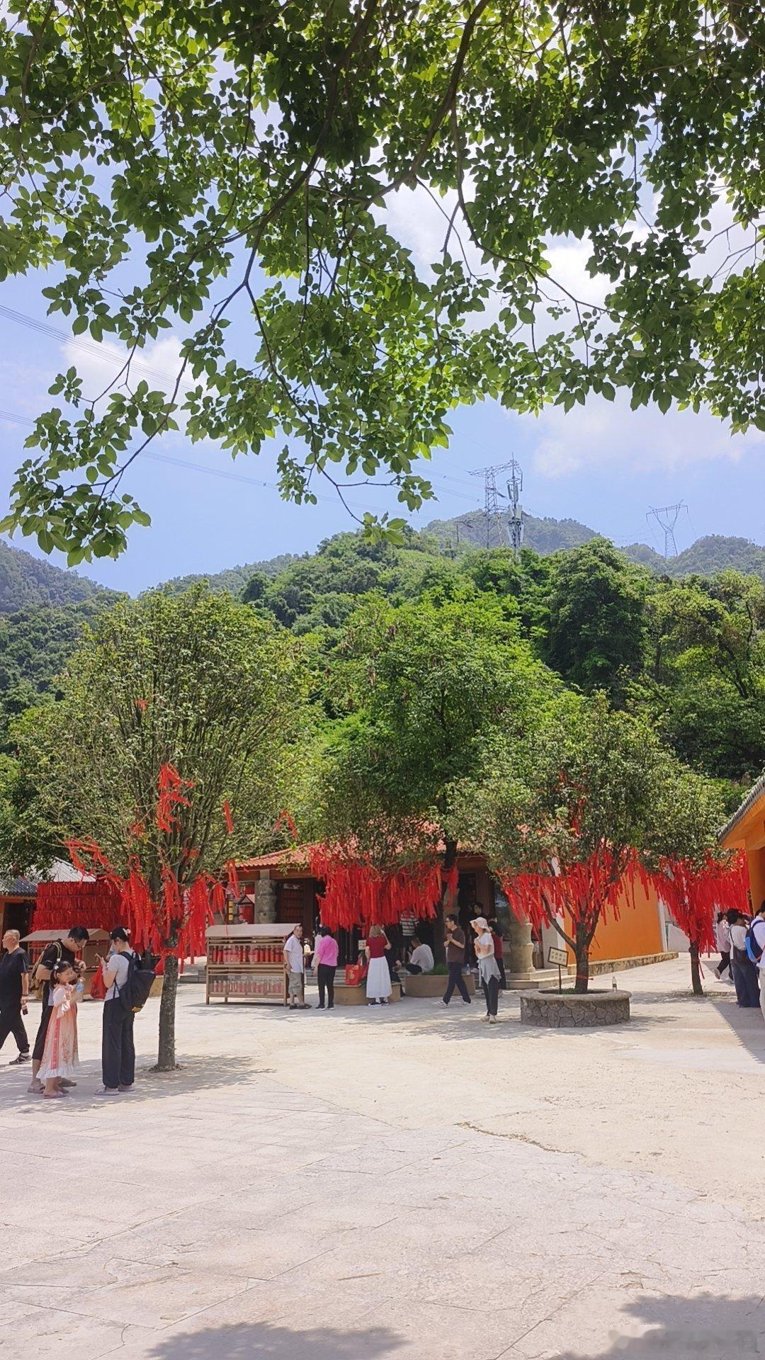 涨！涨！涨！关于下周的A股行情，提前分享3句提醒：1、大盘指数还会震荡向上。这里