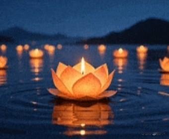 今日中元，秋风含悲。心里翻涌着万般情绪，千言万语堵在心口，只剩满心的悲痛，还有一