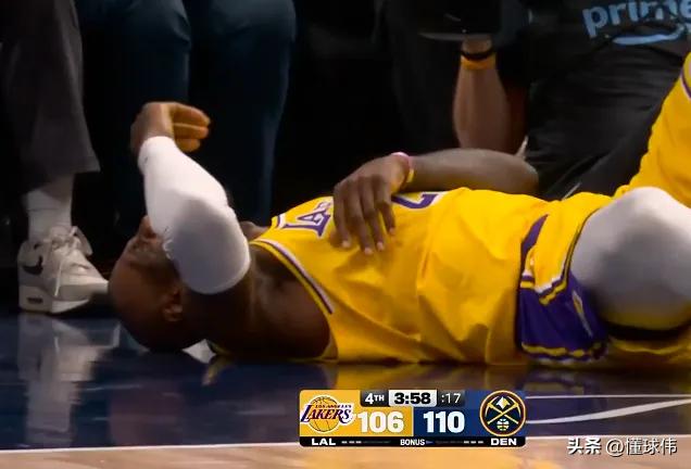 敬业老詹！雷迪克谈詹姆斯的伤情：

“勒布朗赛后在冰敷左肘。”

“疼痛感非常明