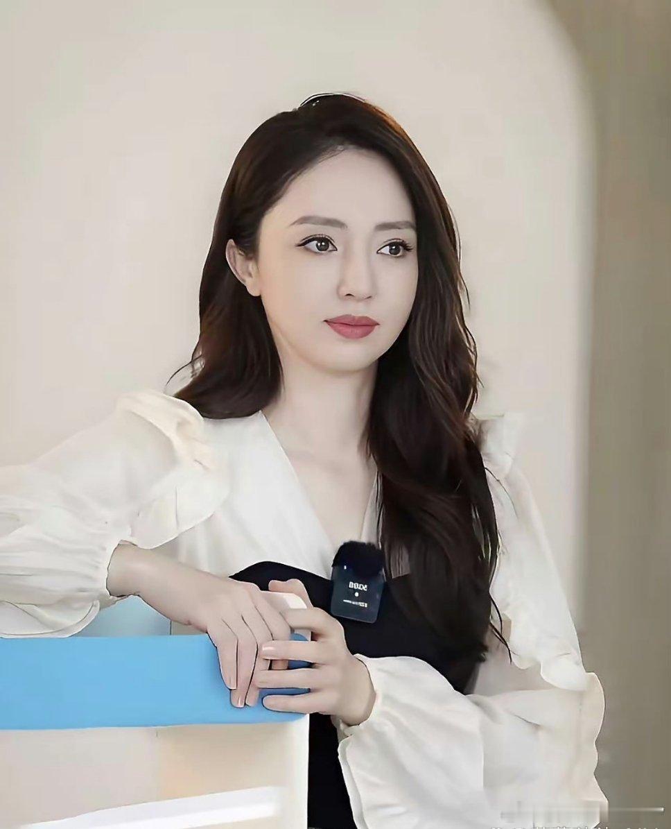 45岁的董璇二婚了！对象比她整整小9岁～董璇曾花1400万救那个不成器的前夫，对