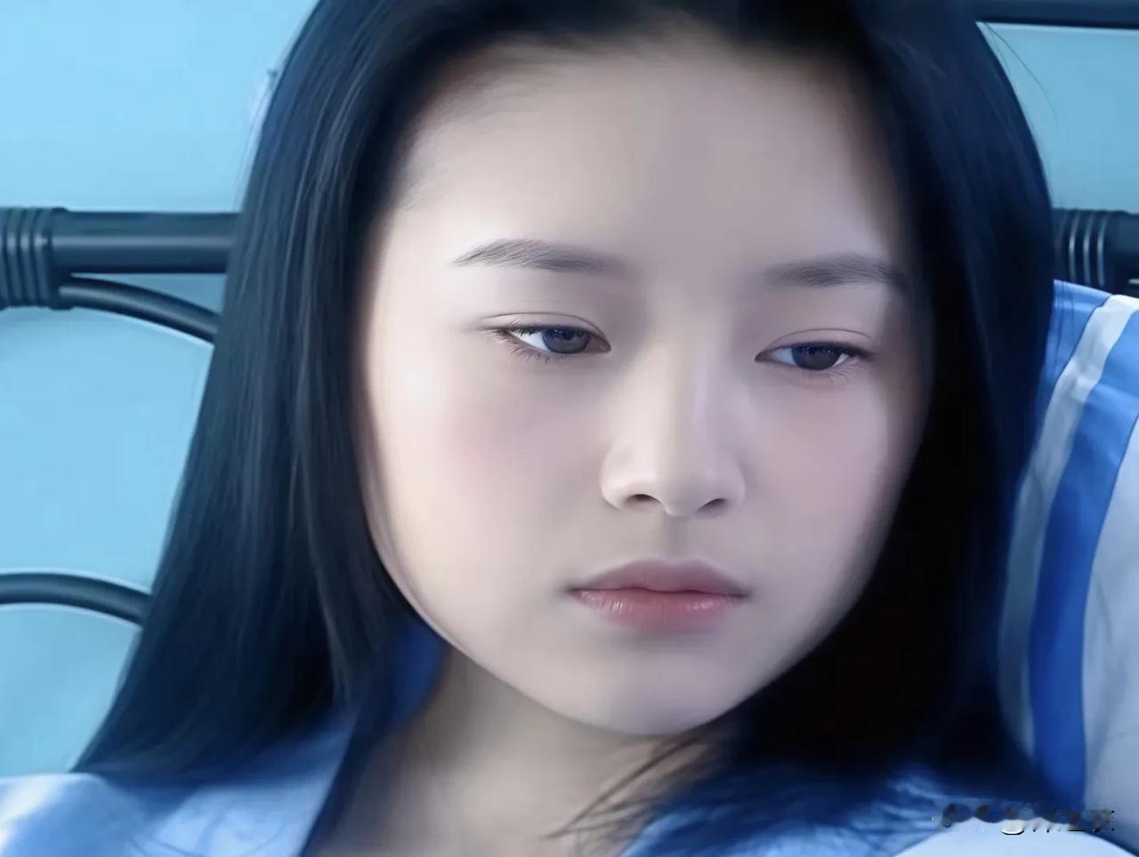 董洁特别适合演展颜这种别扭的偏执少女，所以她的角色都带点这种特质，感觉是她本人的