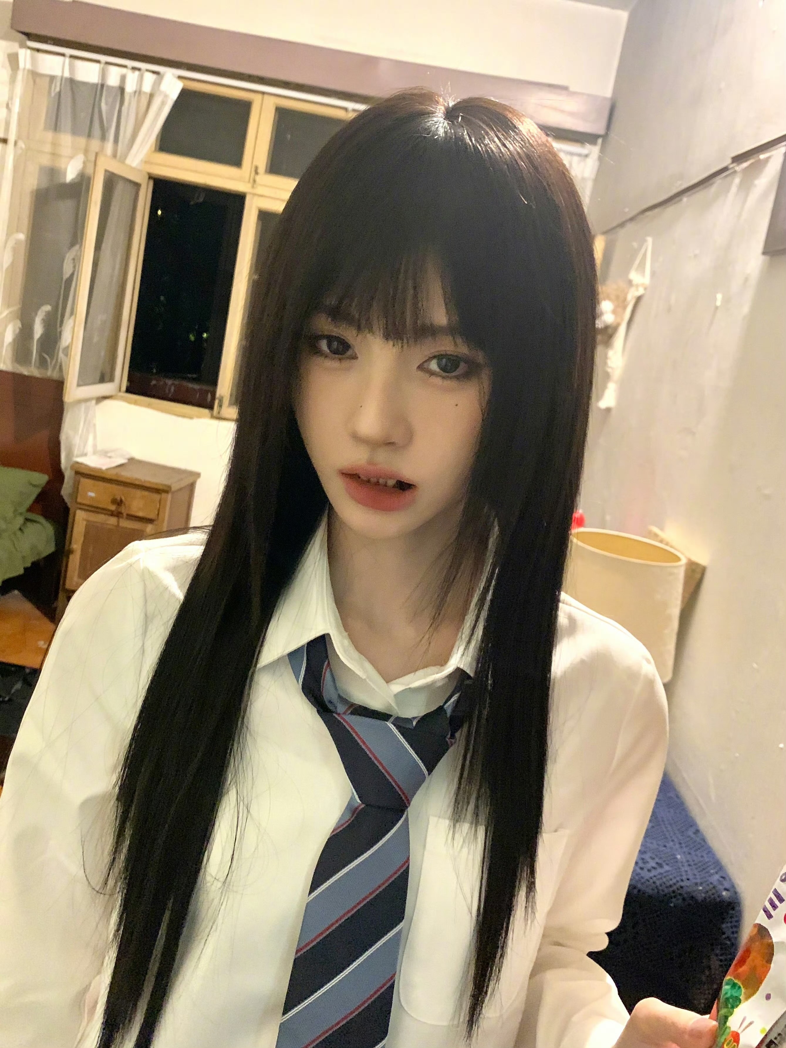 鞠婧祎这组自拍感觉是等我回家的样子[好运连连] ​​​