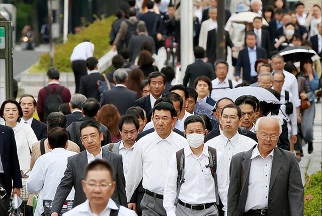 现在最怕中日开战的，既不是普通日本人，也不是咱国内老百姓，而是那些在日本有房有产