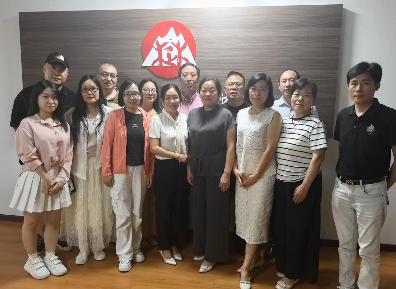 广纳英才讲好荆楚故事！襄阳市荆楚文化协会召开“楚人说楚 楚才兴楚”活动组委会筹备