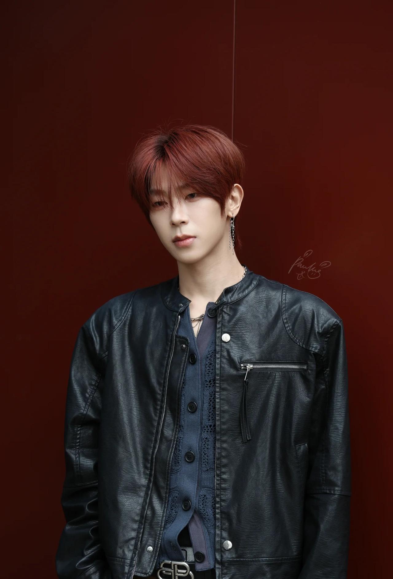 红发的神好吧！
@WindMax-袁威 上海时装周 星游时装周 windmax 