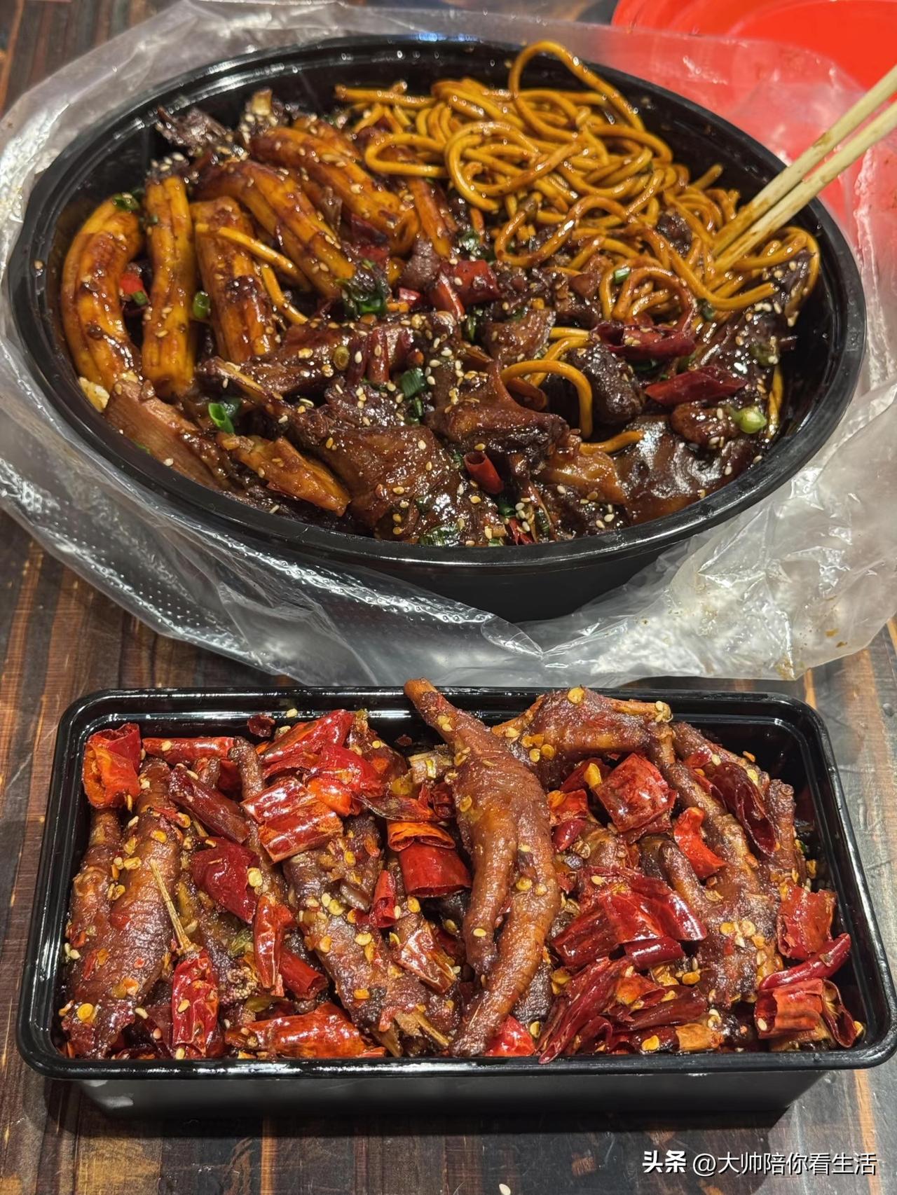 今天最开心的事，就是能安安稳稳地坐下来，和你安安静静聊会儿天✨
不用赶时间、不用