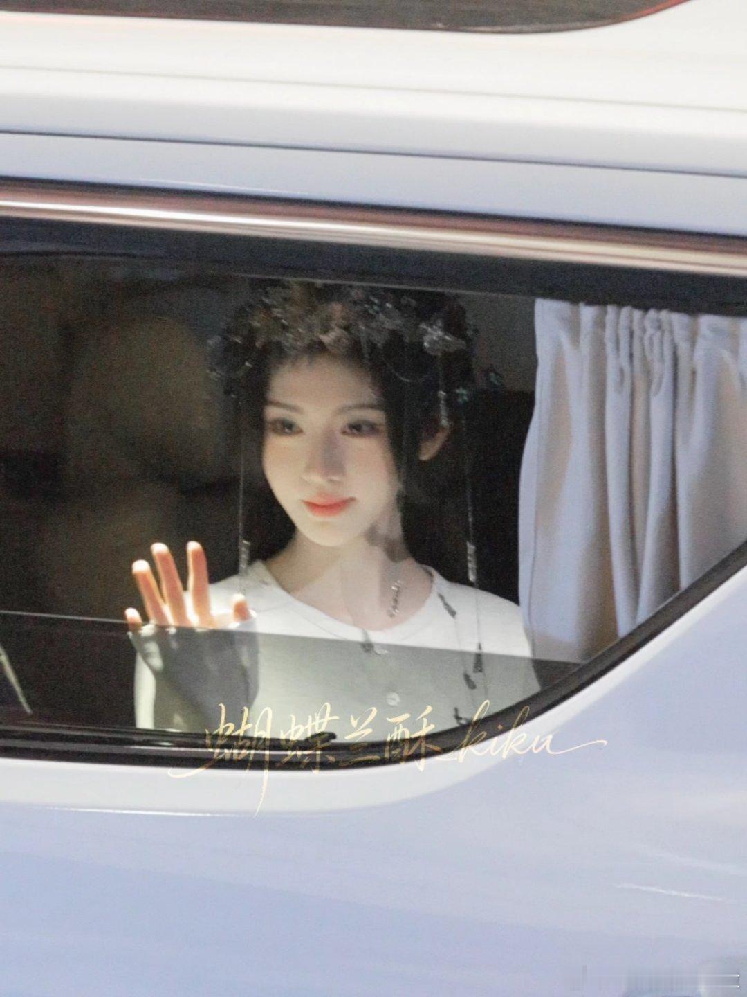 鞠婧祎 jjy鞠婧祎苏绿夏jjy鞠婧祎万花世界自从遇见你之后我便把你视为唯一