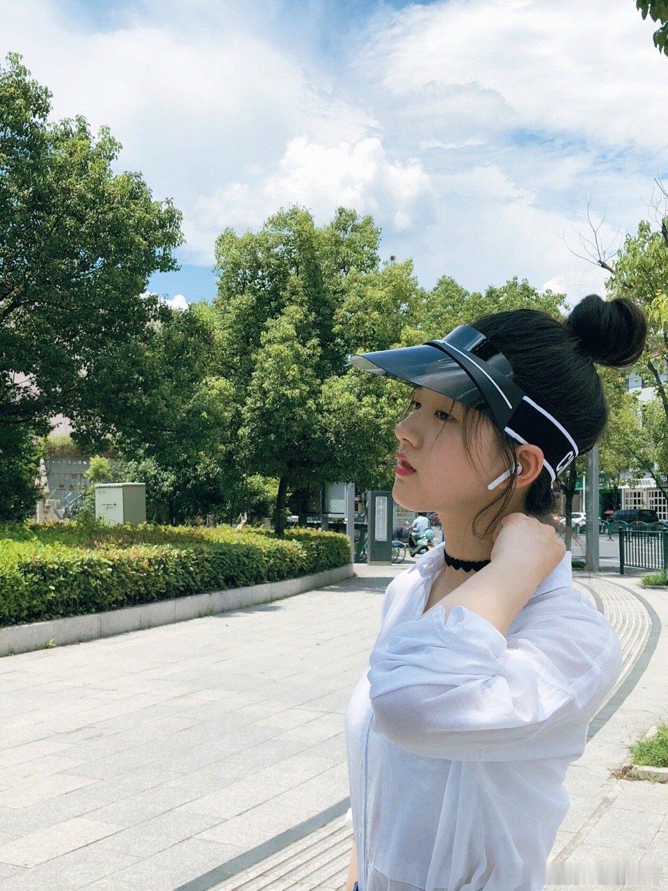 夏天☀️🥵赵露思 ​​​