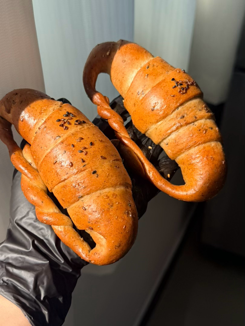 谁懂，我真的就很喜欢这看似很素很一般但实际一口惊艳的海盐卷🤤🤤🤤 ​​​