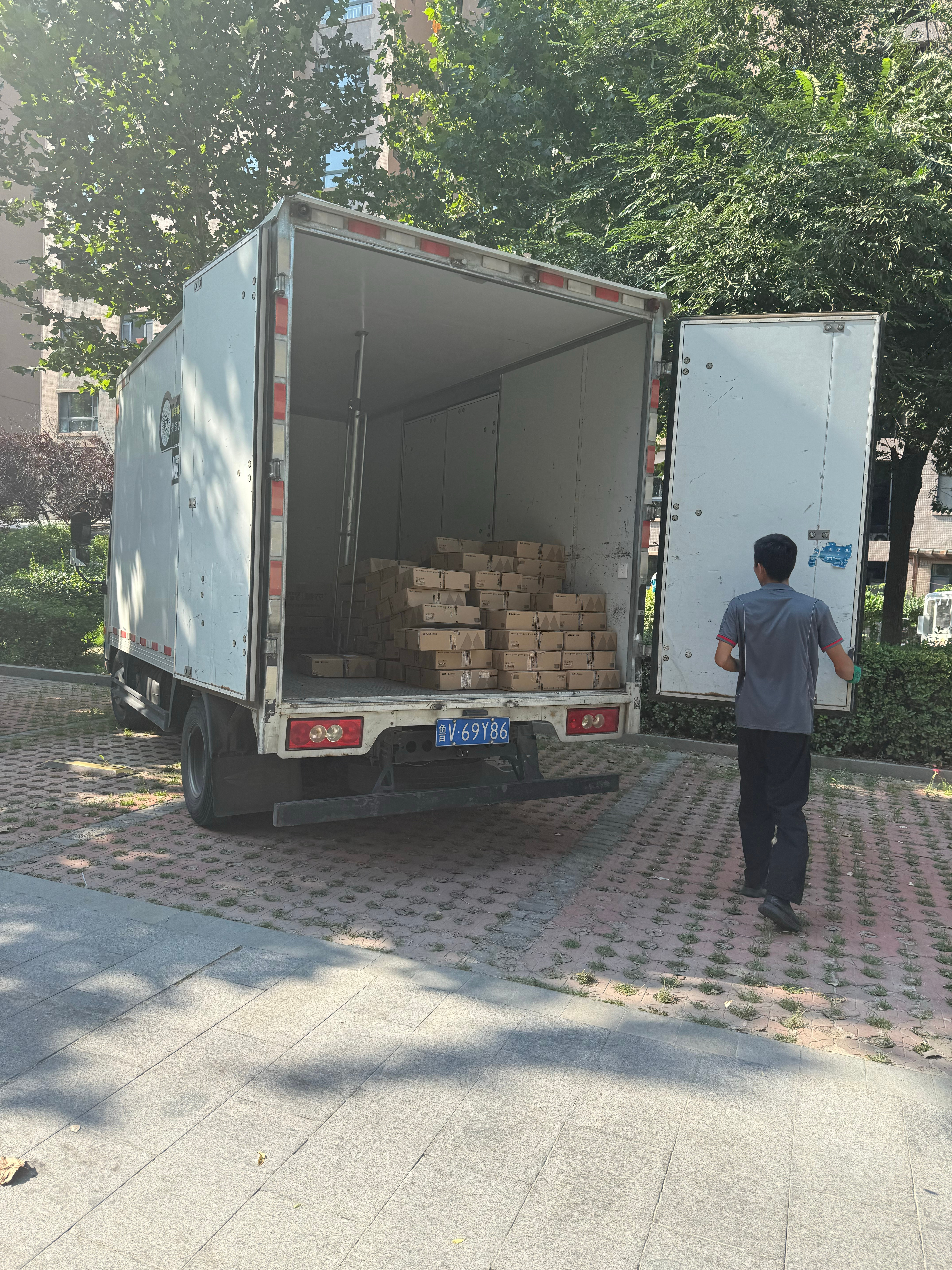 宝宝们，好消息，全部到货了🌞🌞🌞宝宝们，坏消息，好像带亲签的是后发货结论就
