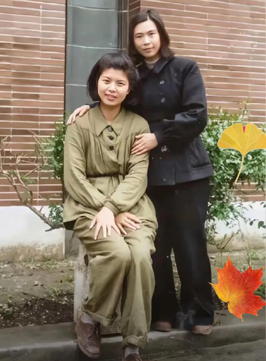看着贺子珍搂着李敏这张老照片，心里真不是滋味。表面上看着母女俩挺温和，可谁能想到