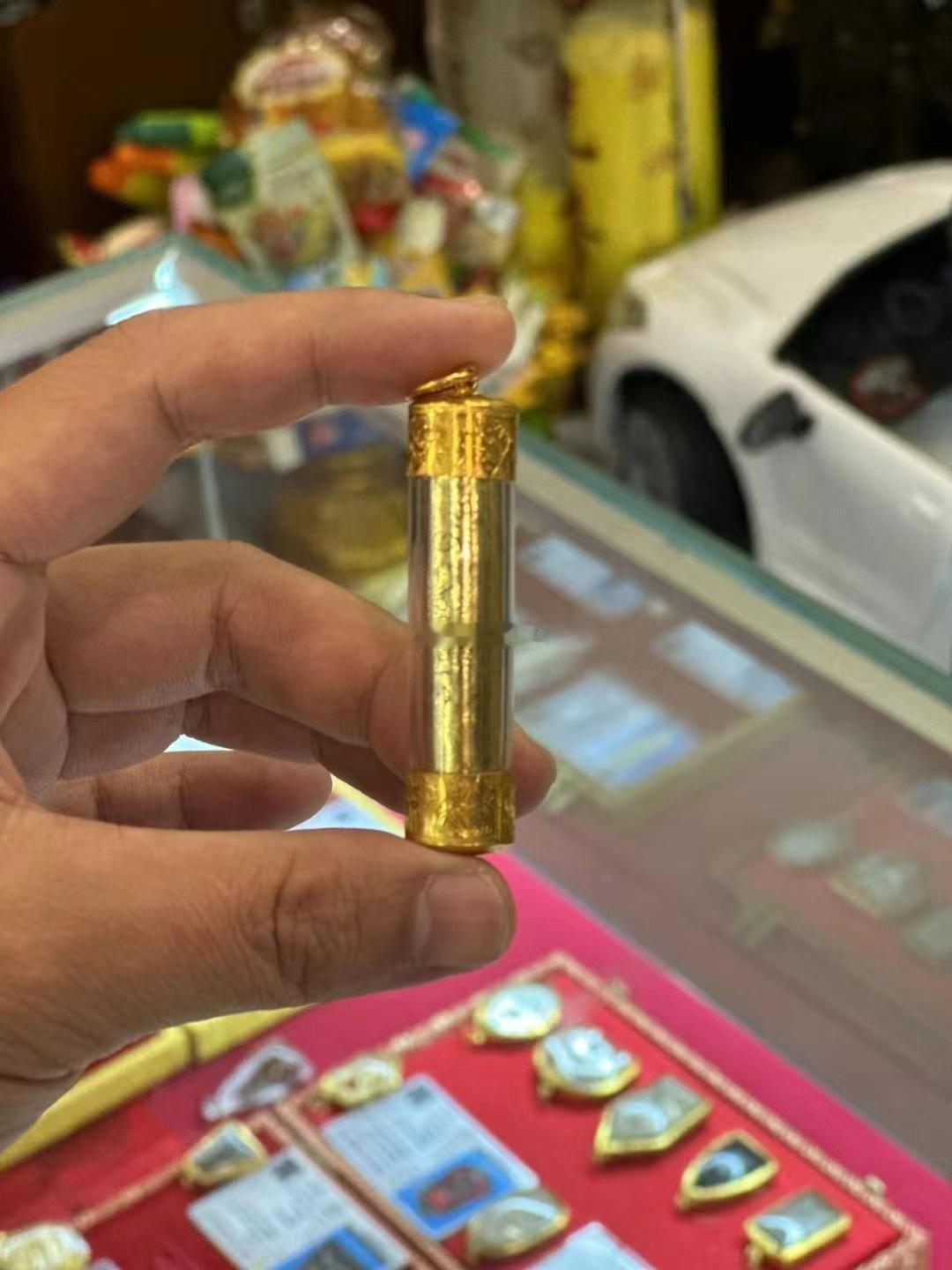 古巴API哇早期纯金马食能符管，外部包裹马食能红耀。当年是按照预定制作，店里还有