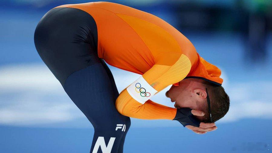 廉子文被取消成绩 米兰冬奥会速度滑冰男子1000米，中国选手廉子文第11组出发，