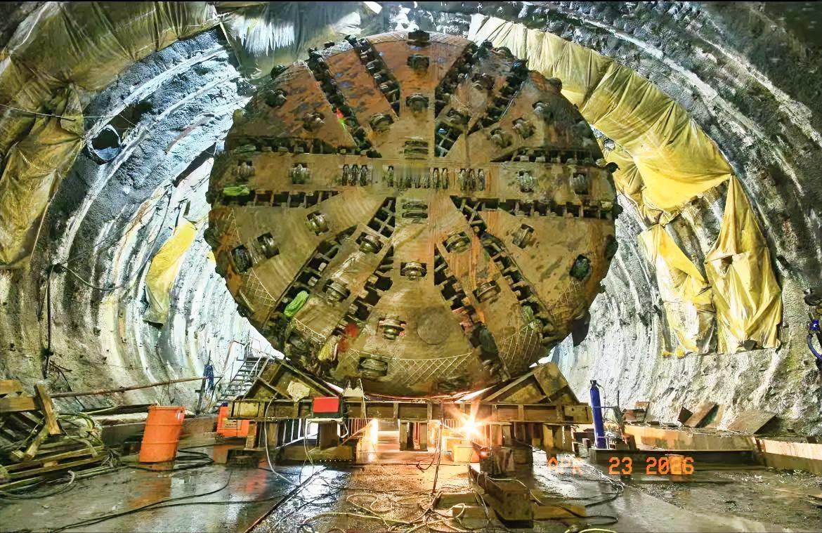 中国商家这次没惯着！广州出的两台盾构机，按合同该付尾款才能发，印度客户想先提货再