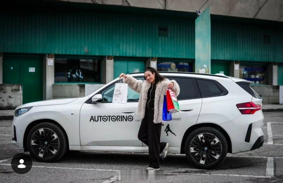 女排世界女排新闻科内利亚诺 德吉纳罗的圣诞🎄购物🛍️圣诞快乐