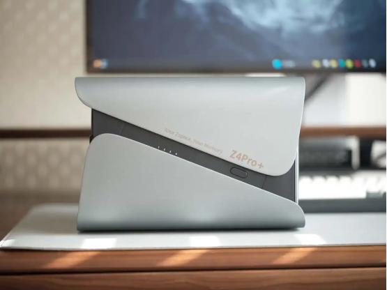 作为一个资深影迷，在这个满是广告与会员的年代，想要找到一个干净的播放器，比找对象