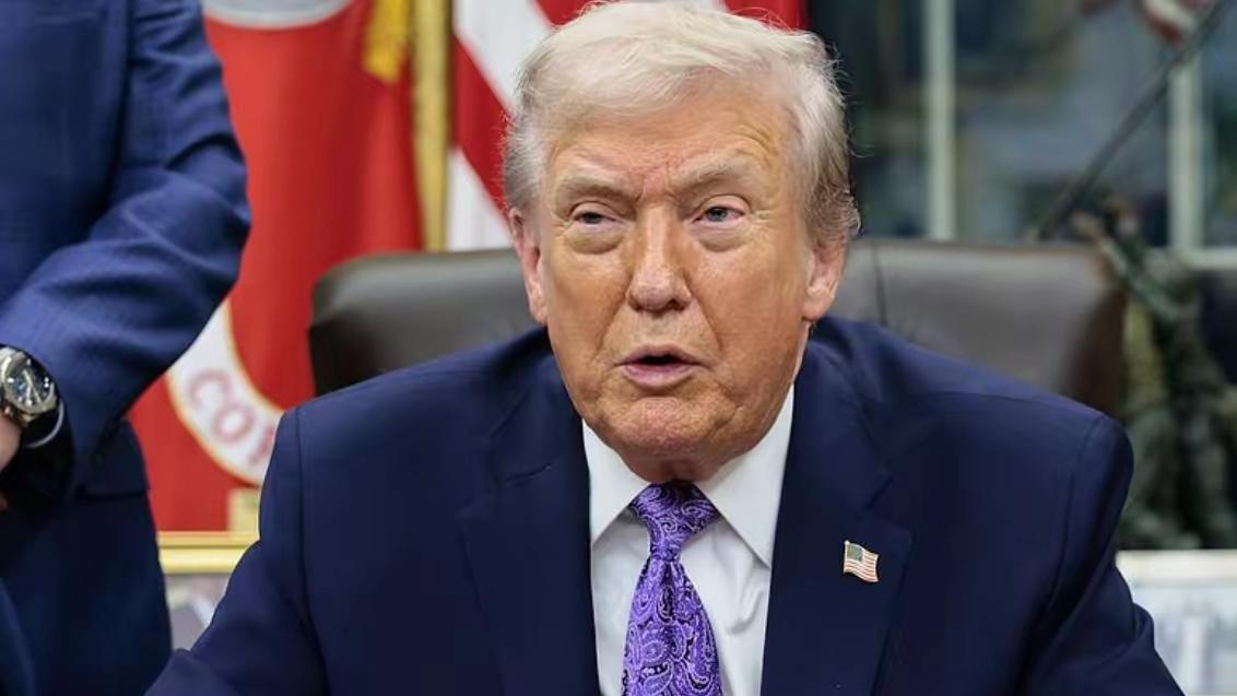 特朗普的调停大招！
面对泰柬持续交火且泰国表态短期不会停火的情况，特朗普怒了，1