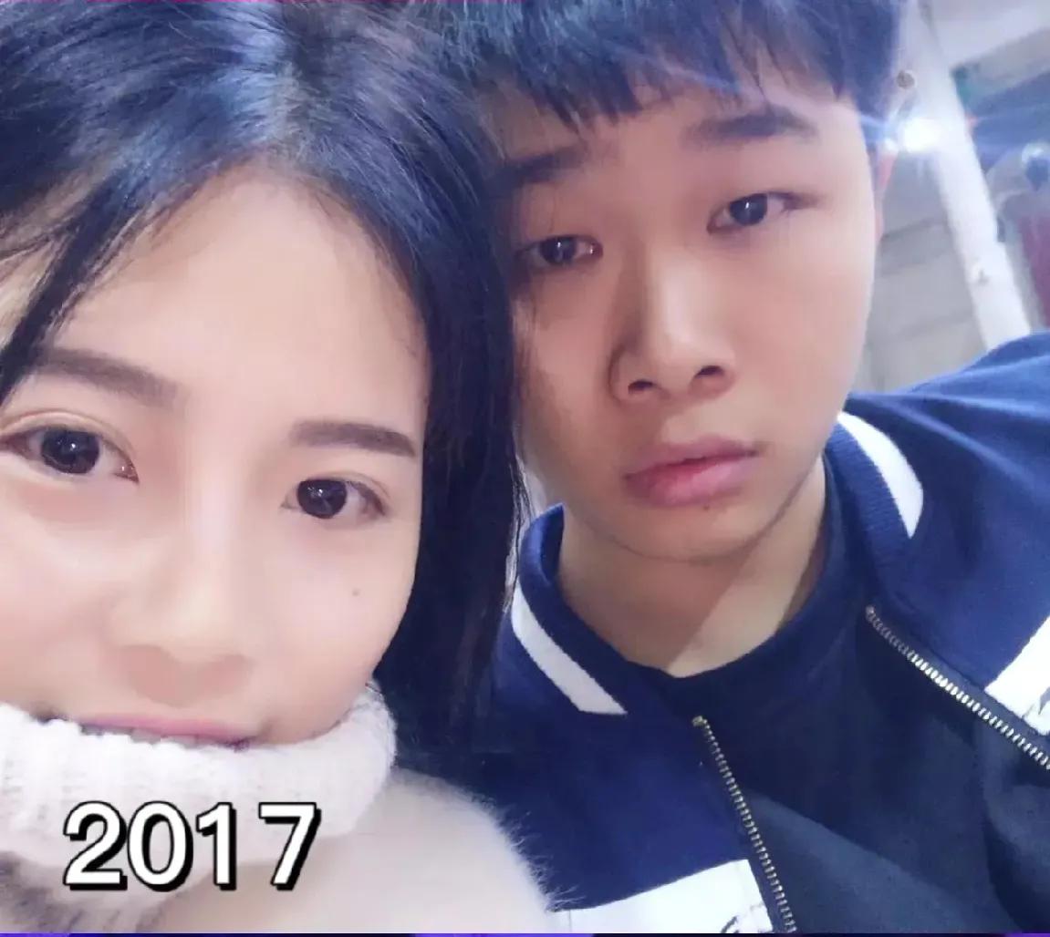 才六年就，双唇发黑，眼睛迷离，发量稀疏，网友调侃:这6年苍老了至少20岁~
一组