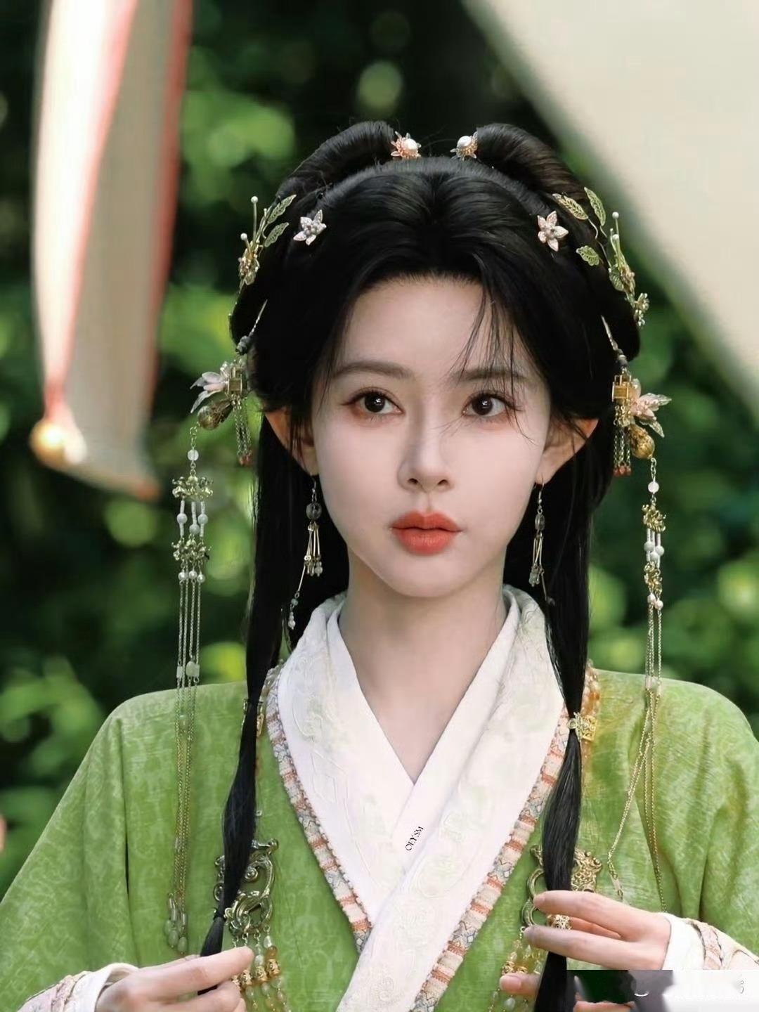 《将门独后》这是把预算全砸在服化道上了吧？孟子义这套新战袍也太绝了 ​ ​​​