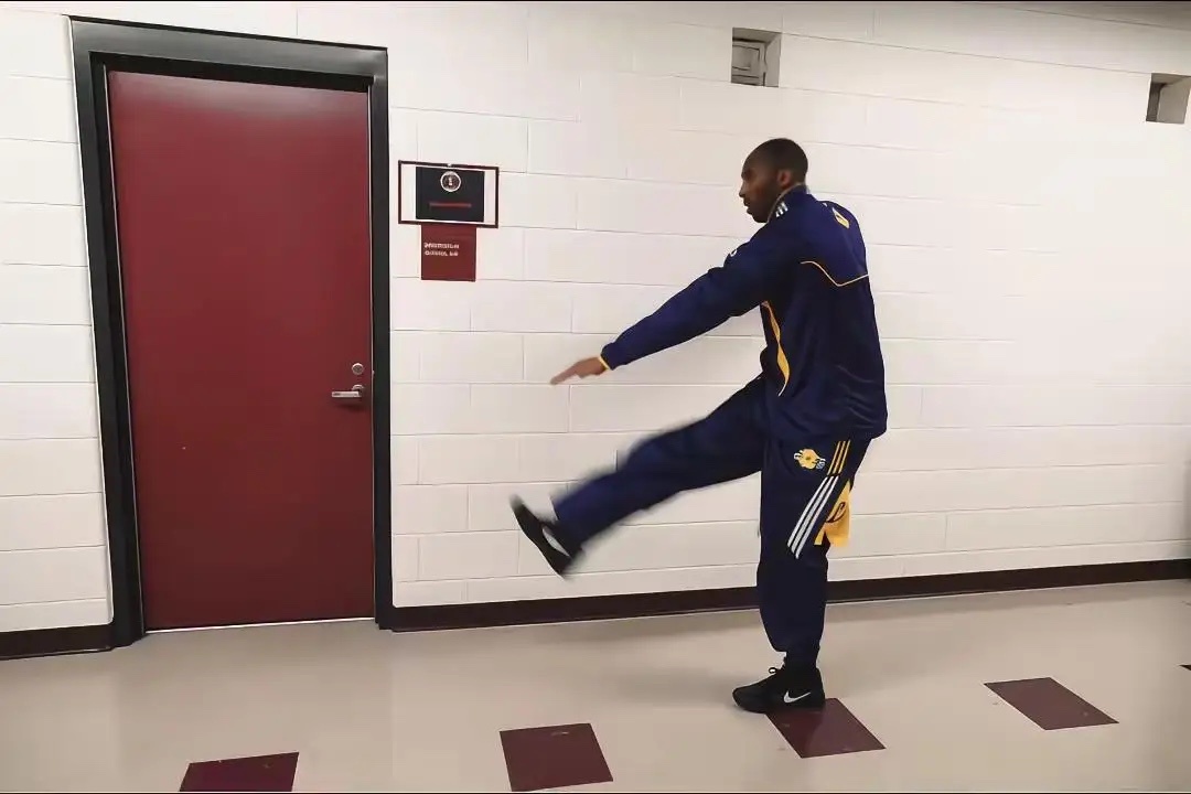 能把伤疤熬成勋章的人，从不会被生活驯服！科比KobeBryant只关于科比 ​​