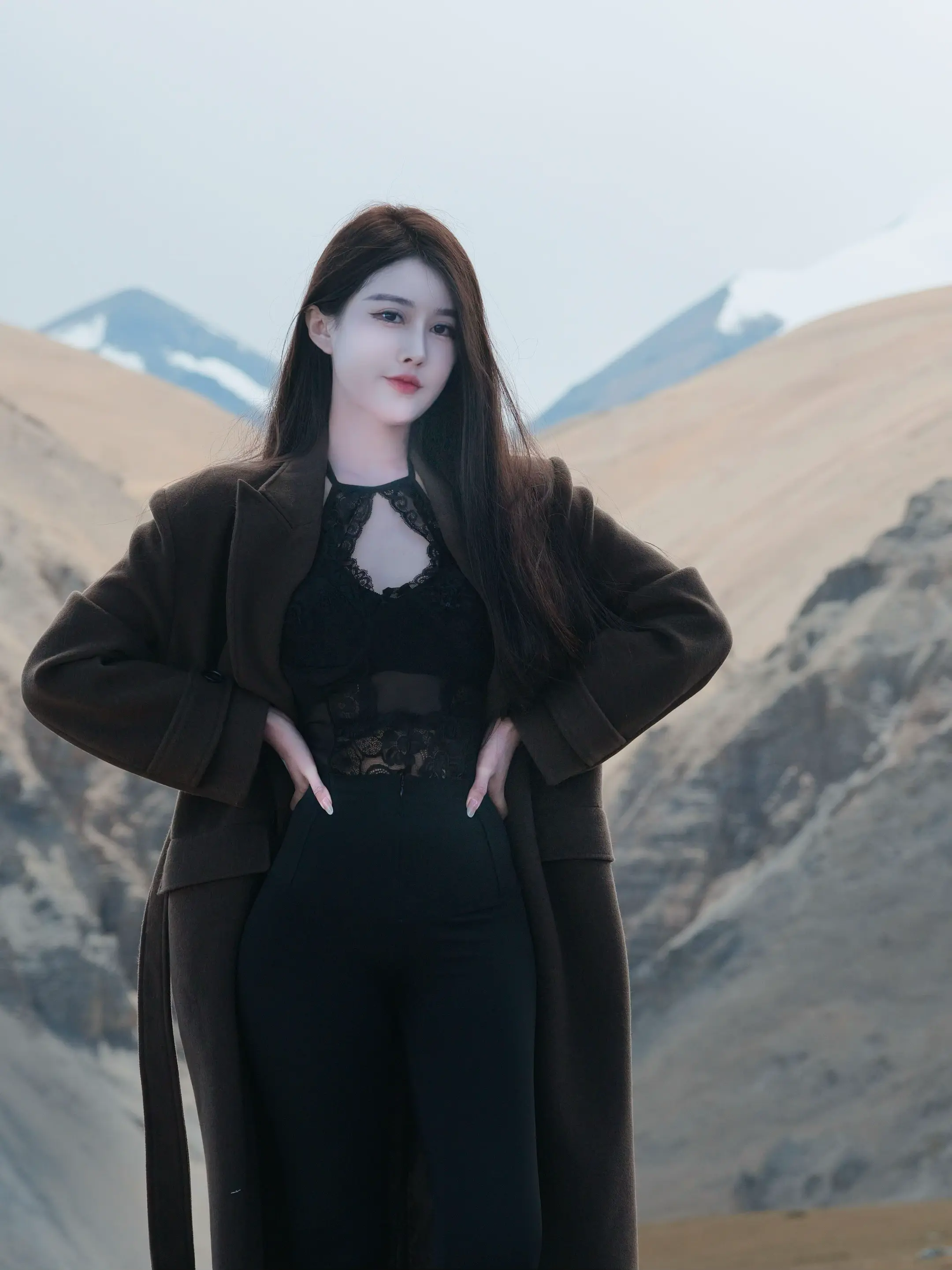 登上山顶看美景 旅行推荐官 尼娜原创设计女装