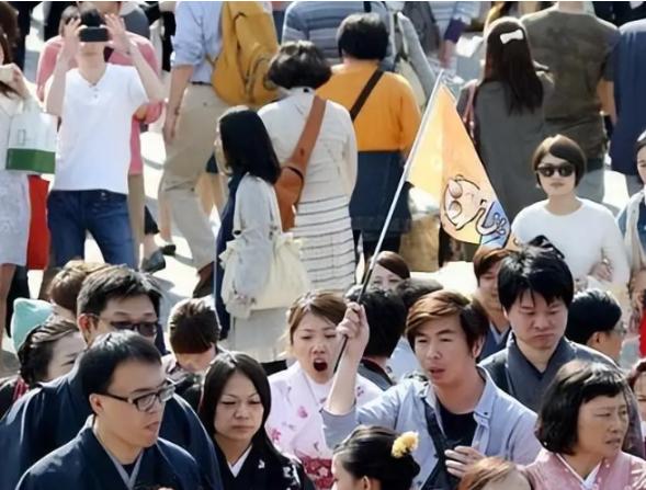 开战即封门”绝非虚张声势！一旦中日交火，在日那数十万中国同胞，很可能再也归不了家