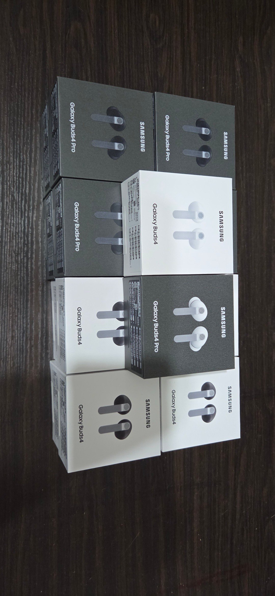 全新三星Buds4，Buds4 Pro现货，剩余不多，原封带票，全国联保。 