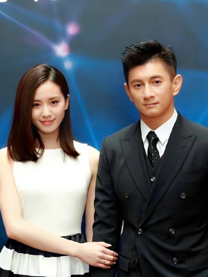 吴奇隆让好朋友辟谣离婚，没用！
后来又让妈妈辟谣离婚，没用！
刘诗诗让经纪公司辟