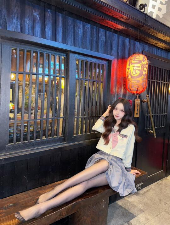 04年穿Jk出门很奇怪吗