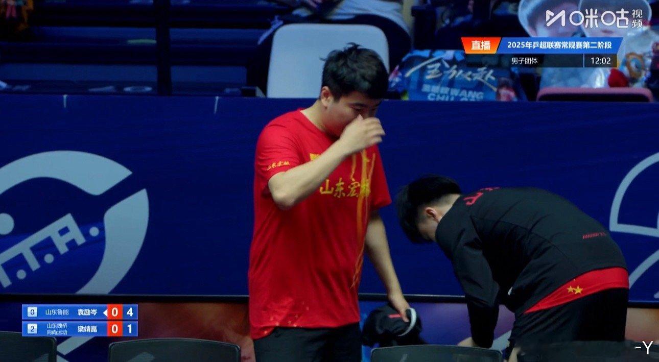 阿筐又怎么了 一打左手哪儿都不舒服了 ​​​