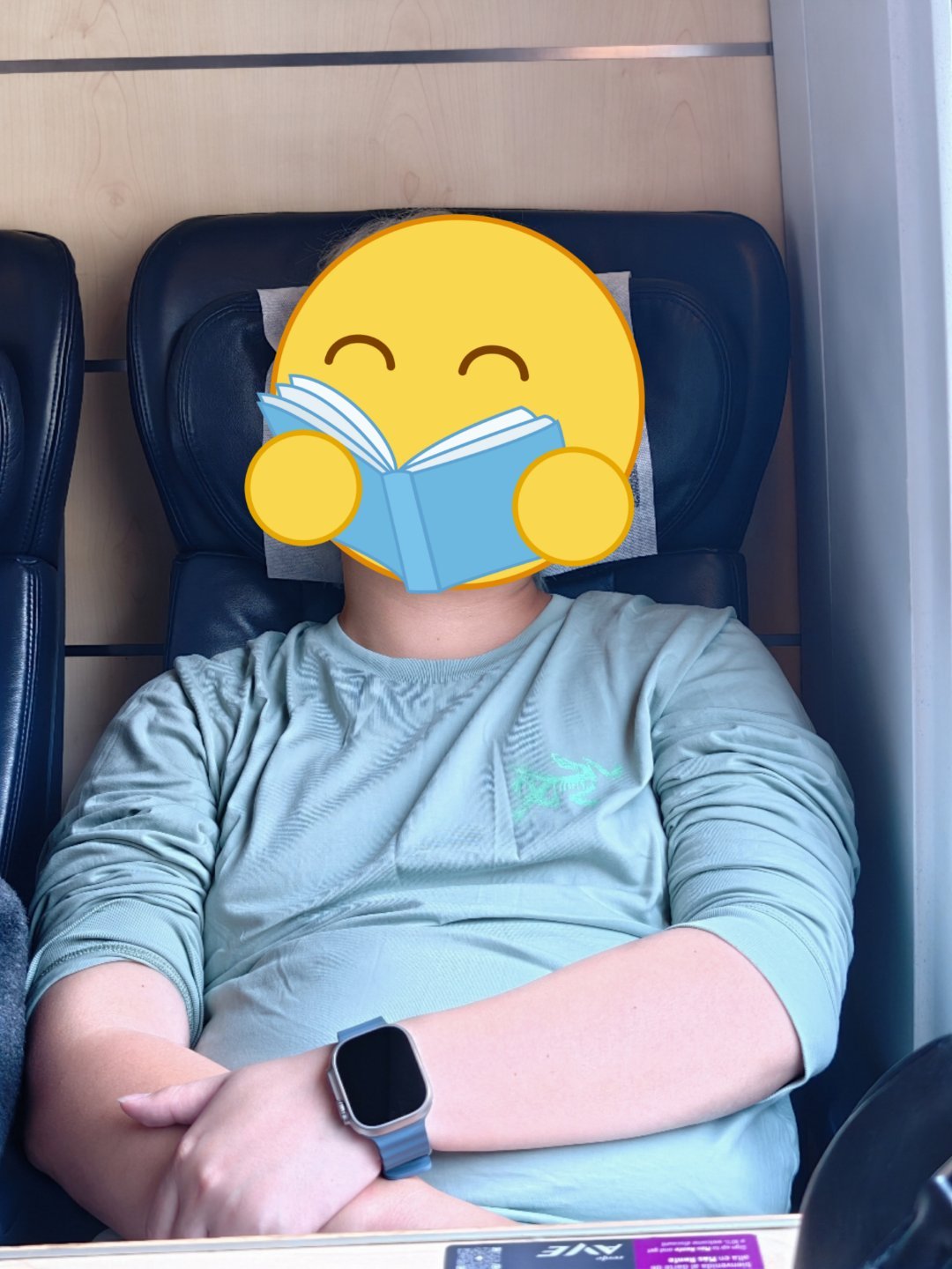 旺仔一上车，就开始弥天大睡，睡的这个香 