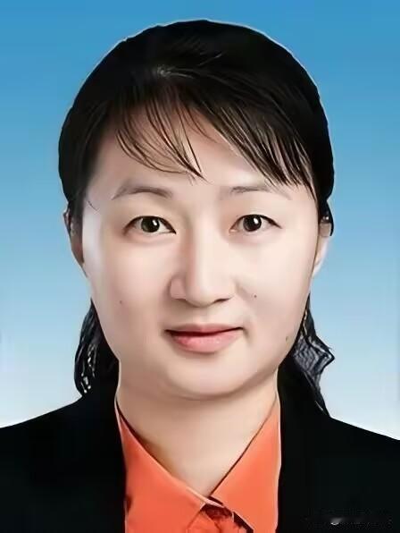 就在刚刚，界面快讯传来消息，原贞丰县委书记，涂妍被查了。
说起贵州这位女干部涂妍