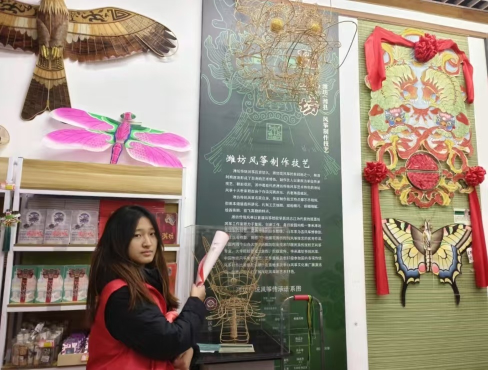 【文脉传承，古韵新生：于潍坊风筝博物馆开启非遗传承新篇】 近日，曲阜师范大学文学