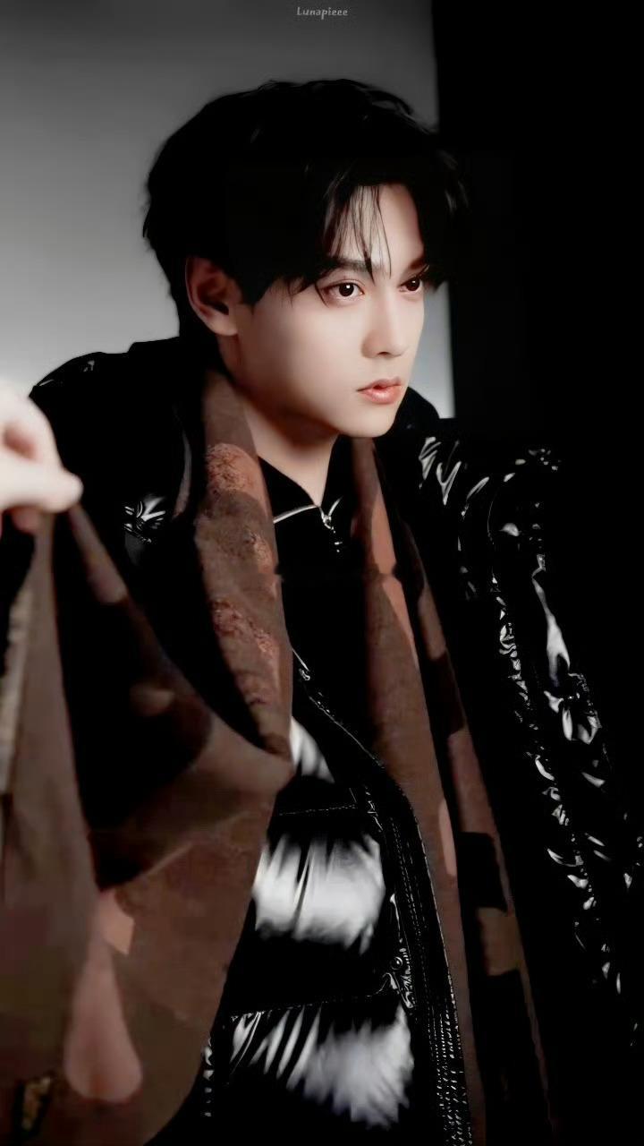 田栩宁太会拍了主要还是脸很优越吧 ​​​