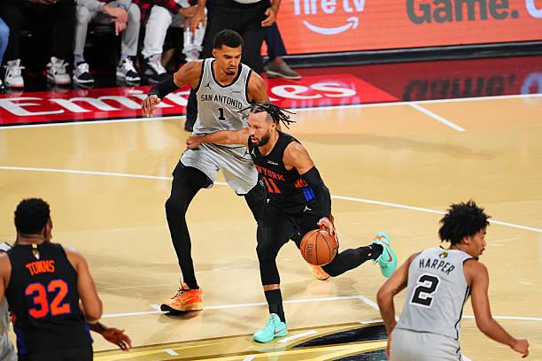 NBA杯新冠军今日出炉！

今天是NBA杯决赛：

尼克斯 (124) vs (